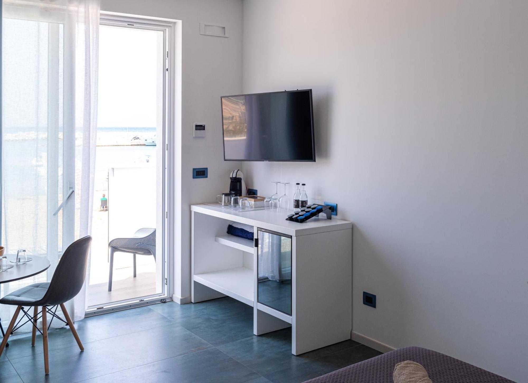 Marina Bay Beach Suites Peschici Exterior foto